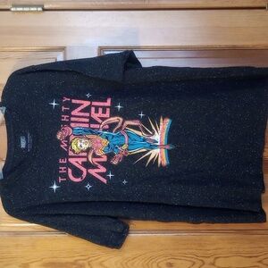 The Mighty Captain Marvel Black (size 2X) T-Shirt